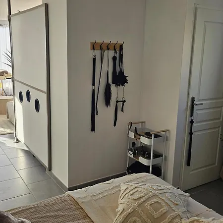 Perle Blanche Naturist Village Sea View 아파트 *