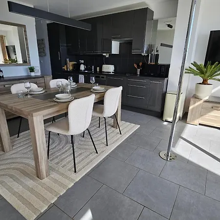 Perle Blanche Naturist Village Sea View * Agde