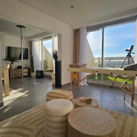 Perle Blanche Naturist Village Sea View * 아그