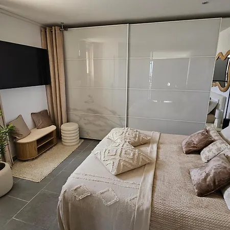 Perle Blanche Naturist Village Sea View 아파트 아그