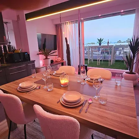 Perle Blanche Naturist Village Sea View 아파트