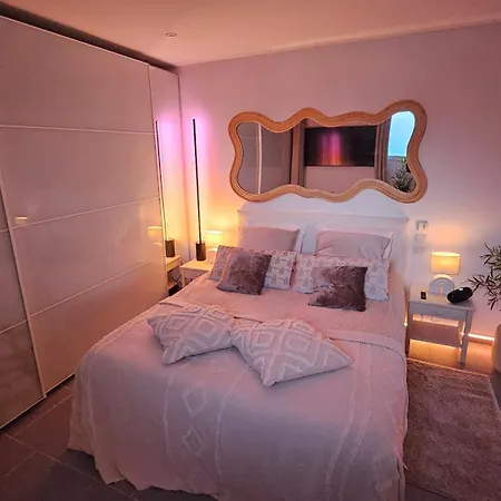아파트 Perle Blanche Naturist Village Sea View *